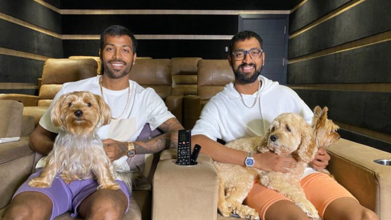 માર્ચ 2021માં તેને ઈંગ્લેન્ડ સામેની સિરીઝ માટે ભારતની વન-ડે ઈન્ટરનેશનલ (ODI) ટીમમાં સ્થાન આપવામાં આવ્યું હતું. તેણે ભારત માટે 23 માર્ચ 2021ના રોજ ઈંગ્લેન્ડ સામે તેની ODI ડેબ્યૂ કરી અણનમ 58 રન બનાવ્યા.ODI મેચમાં 26 બોલમાં અડધી સદી ફટકારી હતી.