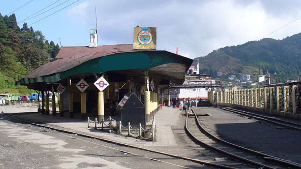 ભારતનું સૌથી વધુ ઉંચાઈ પર આવેલું રેલવે સ્ટેશન કયું છે ? જાણો