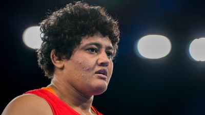 પેરિસ ઓલિમ્પિકમાં ભારતની ગોલ્ડ મેડલની આખરી આશા પણ ઠગારી નીવડી છે. ભારતની મહિલા કુસ્તીબાજ રિતિકા હુડ્ડા કુસ્તીમાં મહિલા 76 કિગ્રા વર્ગમાં ક્વાર્ટર ફાઈનલમાં હારીને બહાર થઈ ગઈ હતી.