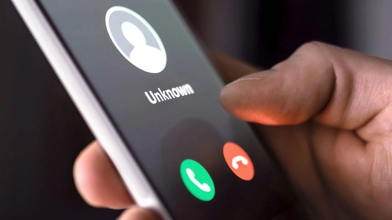 Unruly Customer List નો ફાયદો શું છે? : ટેલિકોમ વિભાગની આ યાદી બનાવવા પાછળનો હેતુ સ્પામ અને સ્કેમ કોલને રોકવાનો છે. હાલમાં વિભાગ દ્વારા સ્પામ અને સ્કેમ કોલ સામે કોઈ કાર્યવાહી કરવામાં આવતી નથી.