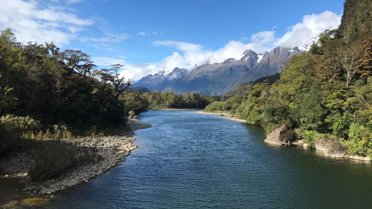 ગંગા, યમુના, ગોદાવરી જેવી નદીઓ વિશે આપણા દેશમાં દરેક વ્યક્તિ જાણે છે, પરંતુ શું તમે થારના રણમાં વહેતી એ નદી વિશે જાણો છો ? જે બે રાજ્યોને આવરી લે છે.
