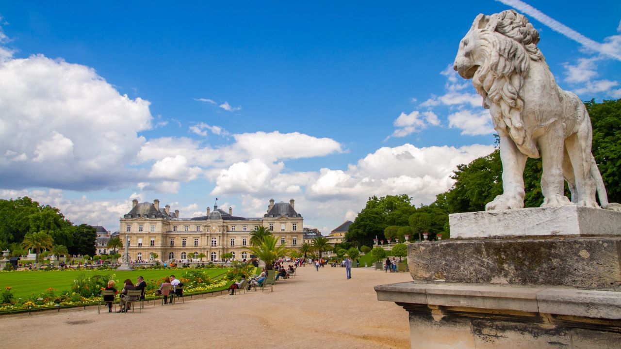 પશ્ચિમના દેશો વધુ ધનવાન છે, જ્યારે પૂર્વમાં ધનવાન દેશોનો આંકડો ઓછો છે. આવી સ્થિતિમાં અમીર દેશોની યાદીમાં આપણને વિકસિત દેશો વધુ અમીર જોવા મળે છે, જ્યારે વિકાસશીલ દેશોમાં અમીરોની સંખ્યા ઓછી છે.