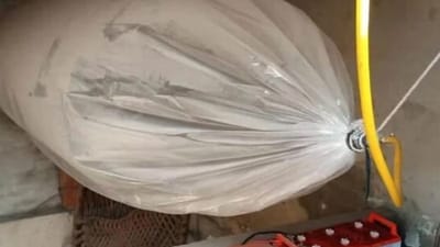 કંગાળ થયેલા પાકિસ્તાનમાં સિલિન્ડરમા નહીં, પોલીથીન બેગમાં ભરીને આપાય છે રાંધણગેસ, જુઓ વીડિયો