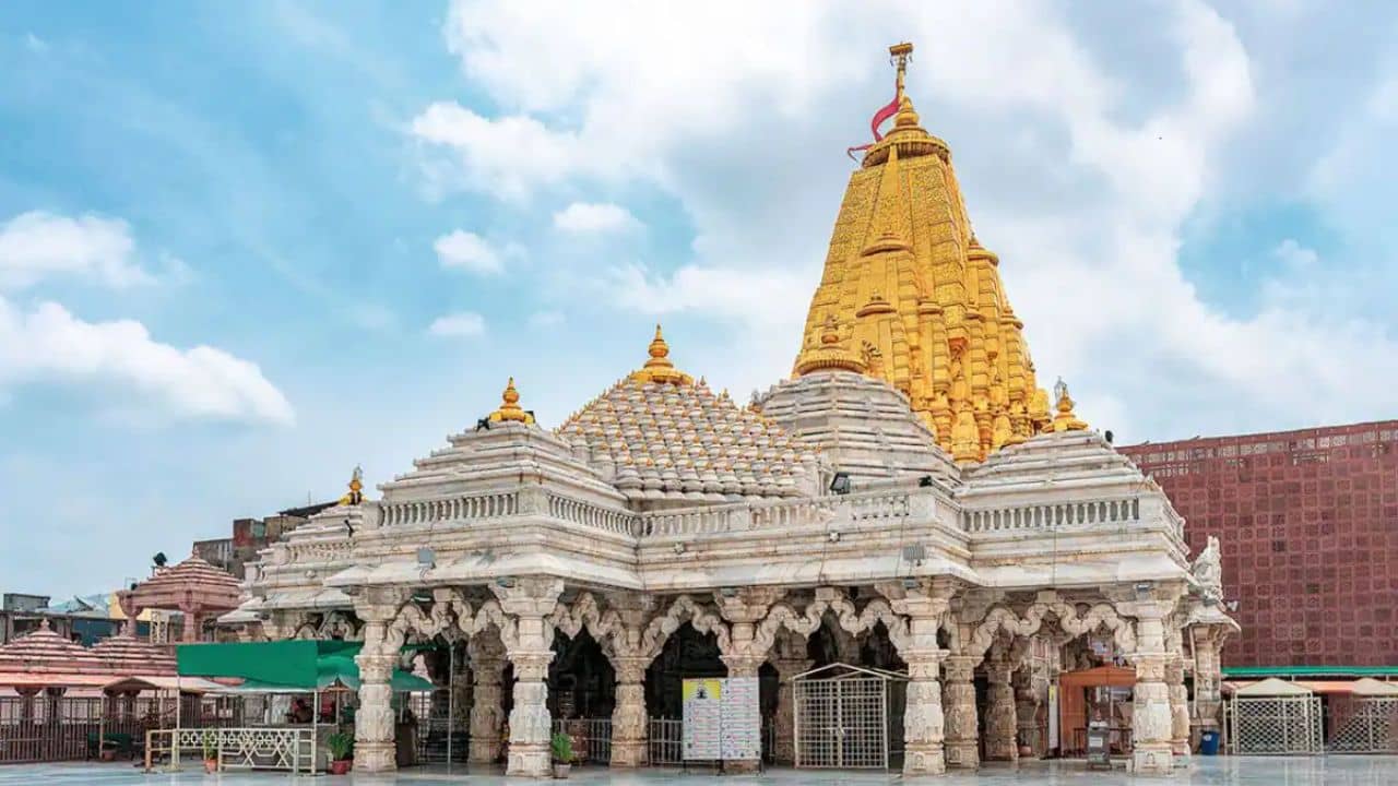 Banaskantha News : ભાદરવી પૂનમના મેળામાં આવનાર શ્રદ્ધાળુઓ માટે અંબાજી મંદિર ટ્રસ્ટ પૂરુ પાડશે વીમા કવચ, જુઓ Video