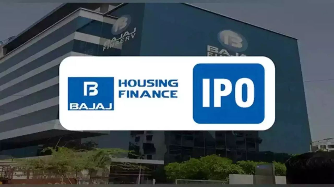 બજાજ હાઉસિંગ ફાઈનાન્સનો IPO જે આ વર્ષના સૌથી વધુ ચર્ચિત આઈપીઓમાં છે તેનું લિસ્ટિંગ આજે થયું છે. દરેકની નજર આ IPO પર હતી અને તેને જબરદસ્ત પ્રતિસાદ મળ્યો હતો. બજાજ હાઉસિંગ ફાઇનાન્સના IPO માટે શેર દીઠ રૂ. 66-70ની પ્રાઇસ રેન્જ નક્કી કરવામાં આવી હતી. પરંતુ તેની સરખામણીમાં, શેર 114% ના પ્રીમિયમ પર એટલે કે 150 રૂપિયાના ભાવે સ્ટોક એક્સચેન્જમાં લિસ્ટ થયા હતા, જેનો અર્થ એ થયો કે જેમણે IPOમાં રોકાણ કર્યું હતું અને જેમને ફાળવણી મળી હતી, તેમના નાણાં બમણા થઈ ગયા છે.(ફોટો ક્રેડિટ-સોશિયલ મીડિયા)