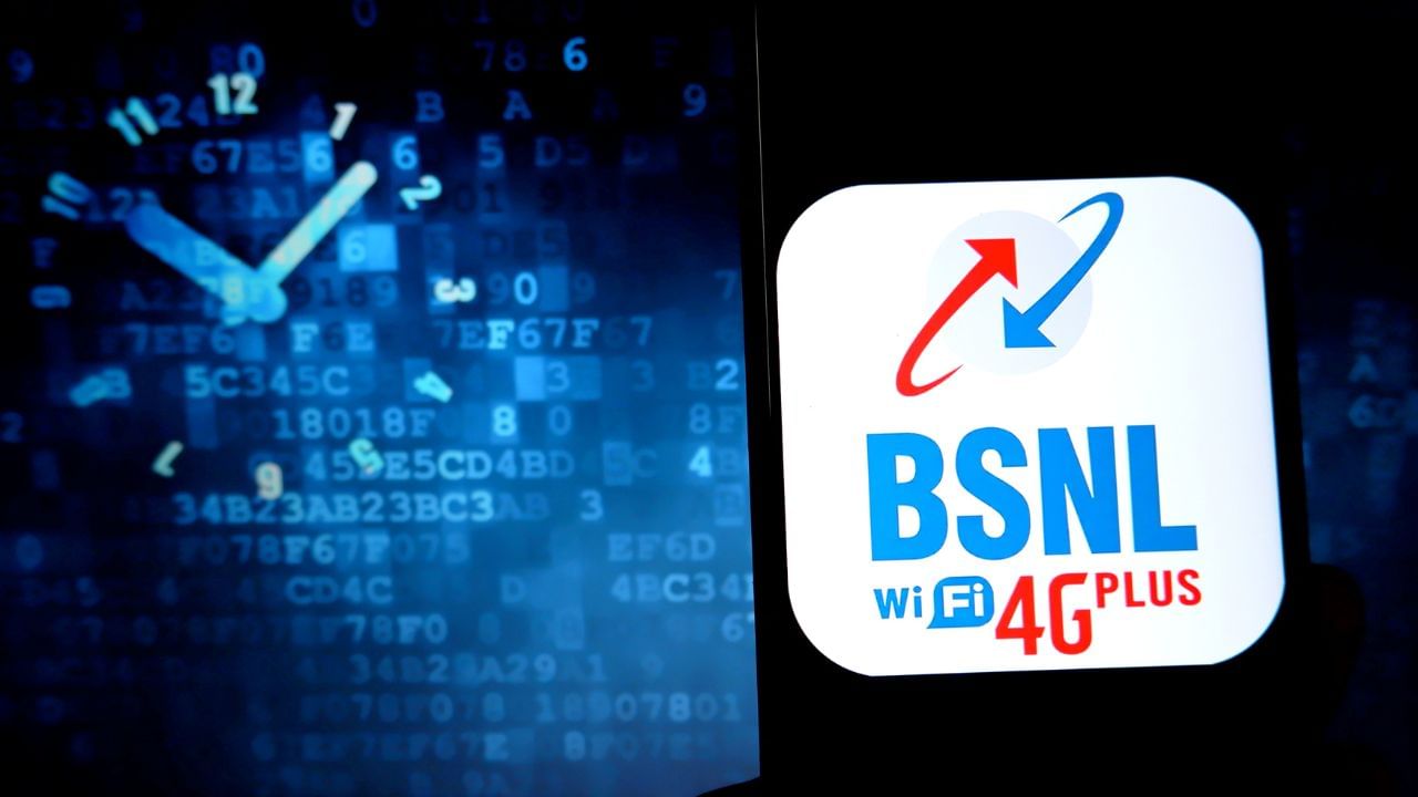 BSNL ના આ રિચાર્જ પ્લાન સાથે, તમને 60 દિવસ માટે કોઈપણ નેટવર્કમાં અમર્યાદિત ફ્રી કૉલિંગ સુવિધા મળે છે. આ સાથે, તમને કોઈપણ નેટવર્કમાં દરરોજ 100 ફ્રી SMSની સુવિધા પણ મળે છે. જો તમે ઓછી કિંમતે લાંબી વેલિડિટી ઈચ્છો છો તો આ તમારા માટે એક પરફેક્ટ રિચાર્જ પ્લાન છે. BSNL આ પ્લાનમાં તેના કરોડો યુઝર્સને 100GB ડેટા આપે છે. મતલબ, તમને દરરોજ 3GB થી વધુ ઇન્ટરનેટ ડેટાની સુવિધા મળે છે.