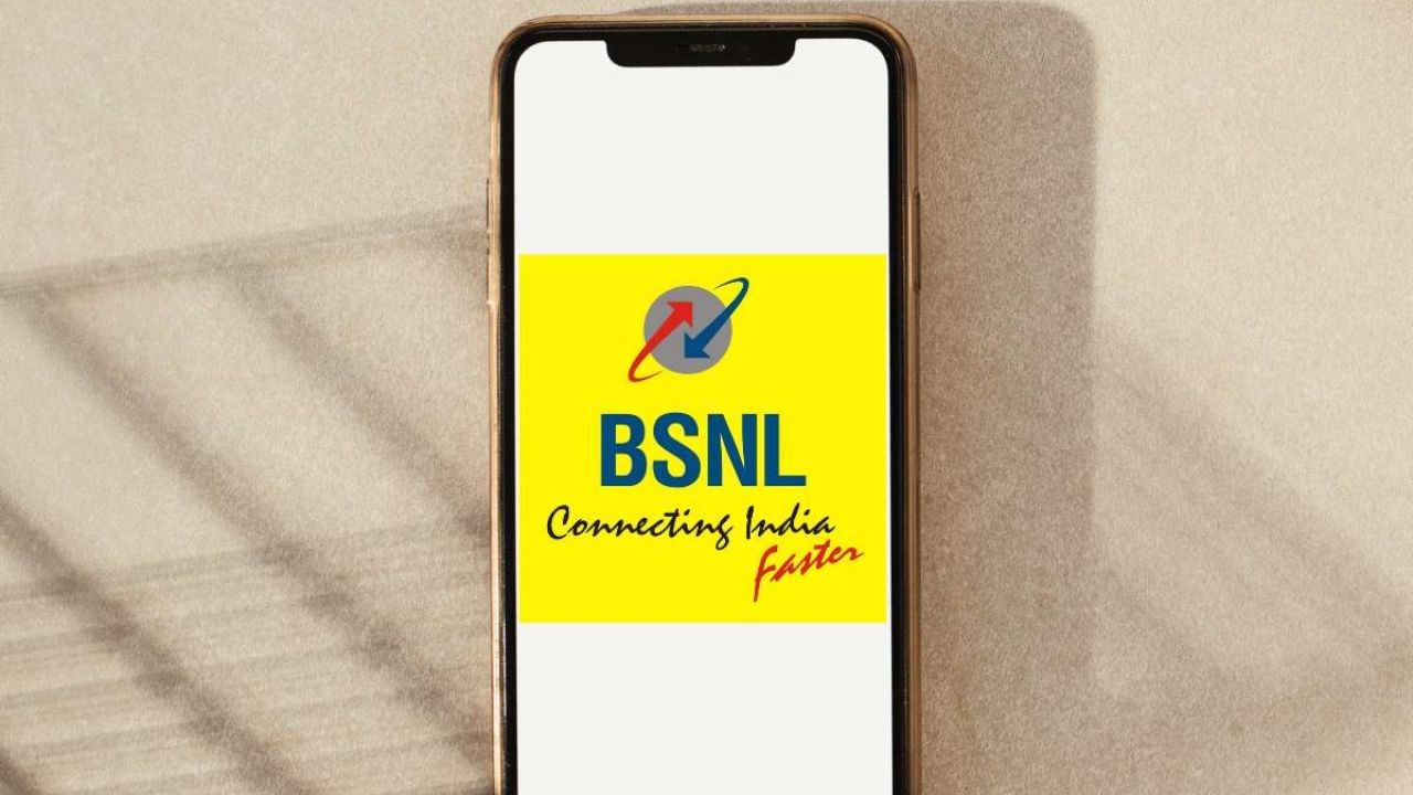 BSNLના આ 139ના પ્લાનમાં 1.5 GB ડેટાની સાથે અનલિમિટેડ કોલિંગની સુવિધા પણ મળી રહી છે. આ પ્લાન તમે વેબસાઈટ કે પછી કોઈ રિટેલર પાસેથી રિચાર્જ કરાવી શકો છો. 