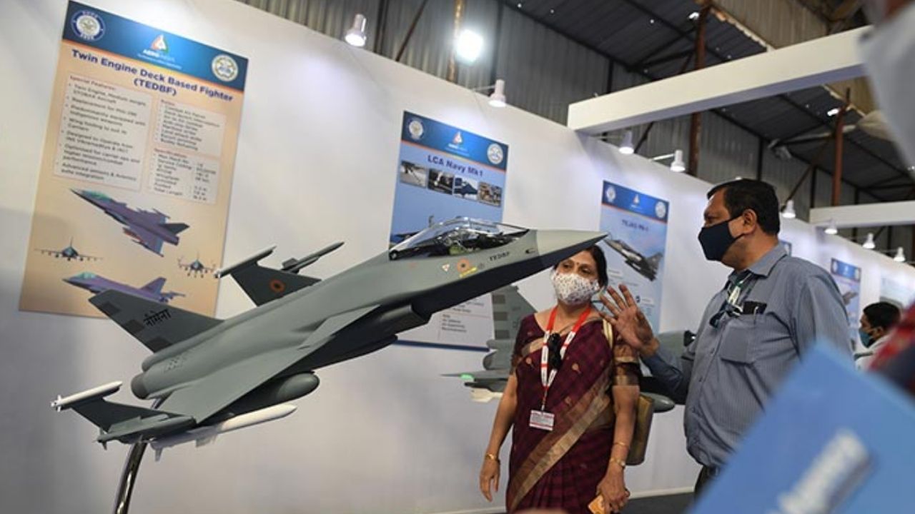 DRDO Apprentice Vacancy 2024 : આ જગ્યાઓ માટે અરજી કરનારા ઉમેદવારોની ઉંમર 1 ઓગસ્ટ, 2024ના રોજ 18 વર્ષથી ઓછી ન હોવી જોઈએ અને માત્ર એવા ઉમેદવારો જ અરજી કરવા પાત્ર છે જેમણે લાયકાતની પરીક્ષાઓ પૂર્ણ કરી છે. અહીં યાદ રાખો કે ગ્રેજ્યુએશન, ડિપ્લોમા અને ITI ટ્રેડ એપ્રેન્ટિસ 2022, 2023 અને 2024માં 60 ટકાથી વધુ ગુણ ધરાવતા ઉમેદવારો જ અરજી કરવા પાત્ર છે.
