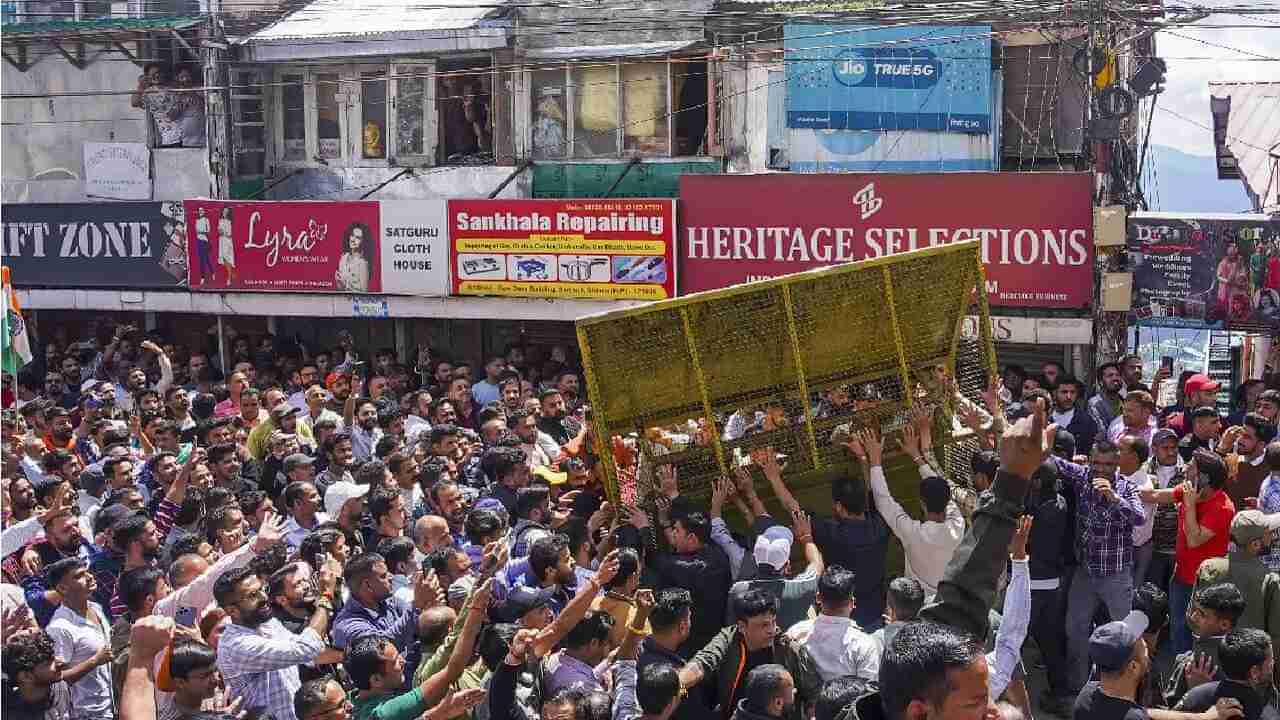 Shimla Sanjauli Masjid Case : સંજૌલીમાં લાઠીચાર્જ બાદ હિંસામાં ફેરવાયો મસ્જિદનો વિરોધ, શિમલામાં તણાવ