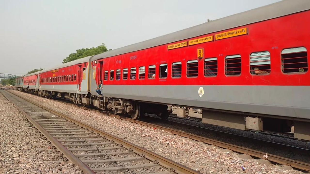 indian railway train (40)