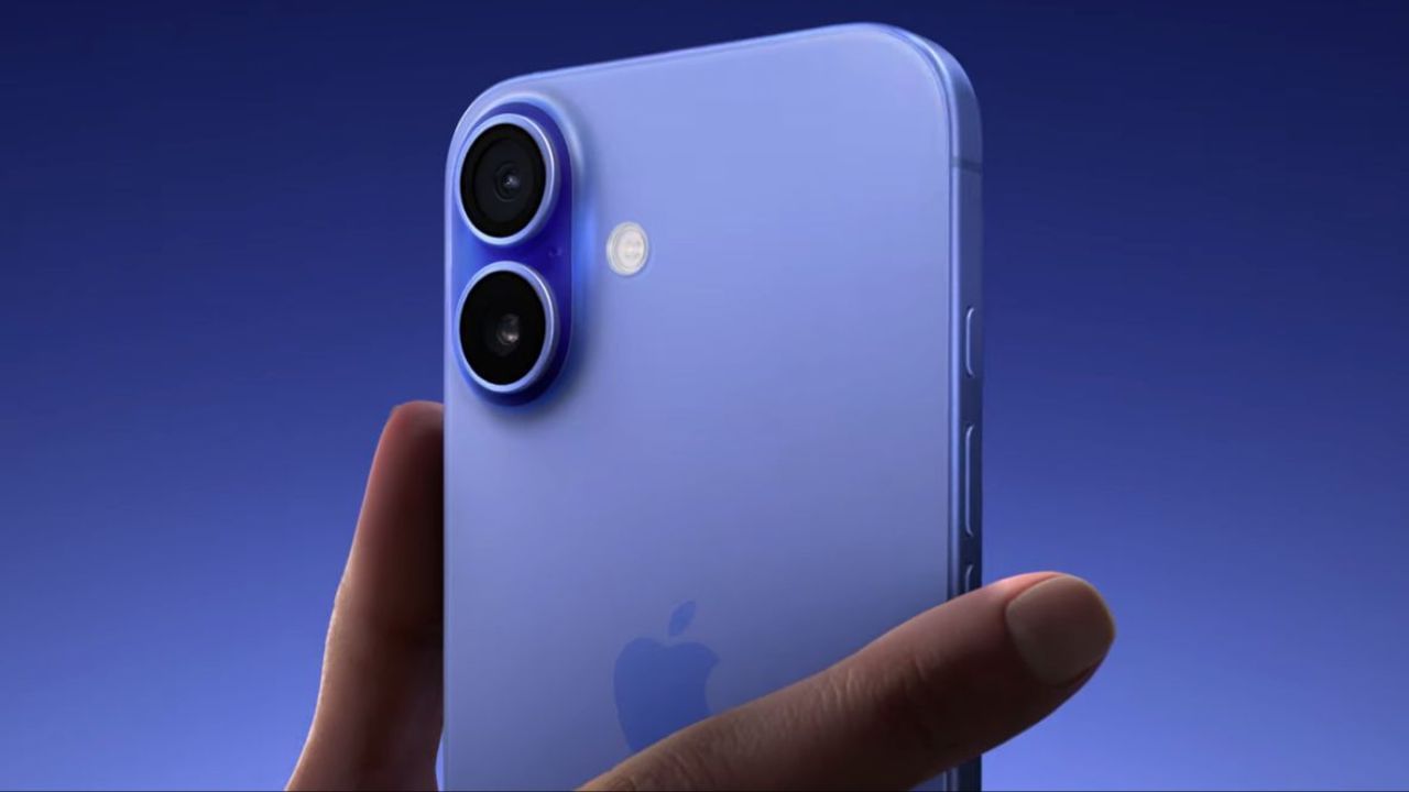 iPhone 16 Pro Maxની કિંમત અમેરિકામાં $1199 અને ભારતમાં 1.45 લાખ રૂપિયા છે. પરંતુ વિશ્વના સૌથી મોંઘા iPhoneની કિંમત 450 કરોડ રૂપિયાની આસપાસ છે. એકંદરે બંને કિડની વેચ્યા પછી પણ આ iPhone ખરીદી શકાતો નથી.