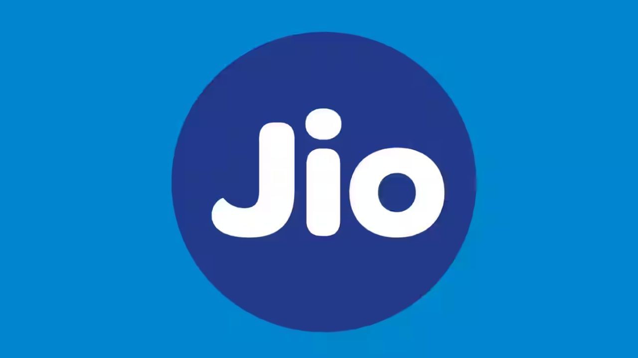 જ્યારે JIO 91 રુપિયામાં આવો જ સસ્તો પ્લાન ઓફર કરી રહ્યું છે જેમાં પણ 3 GB ડેટા અને અનલિમિટેડ કોલિંગની સુવિધા મળી રહી છે પણ આ પ્લાનમાં તમે રોજ 100 MBથી વધારે યુઝ નહીં કરી શકો 