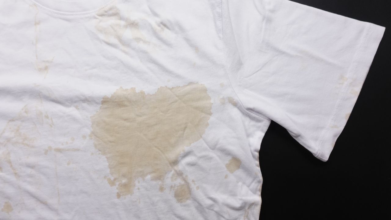 without washing get coffee stain out white shirt (3)