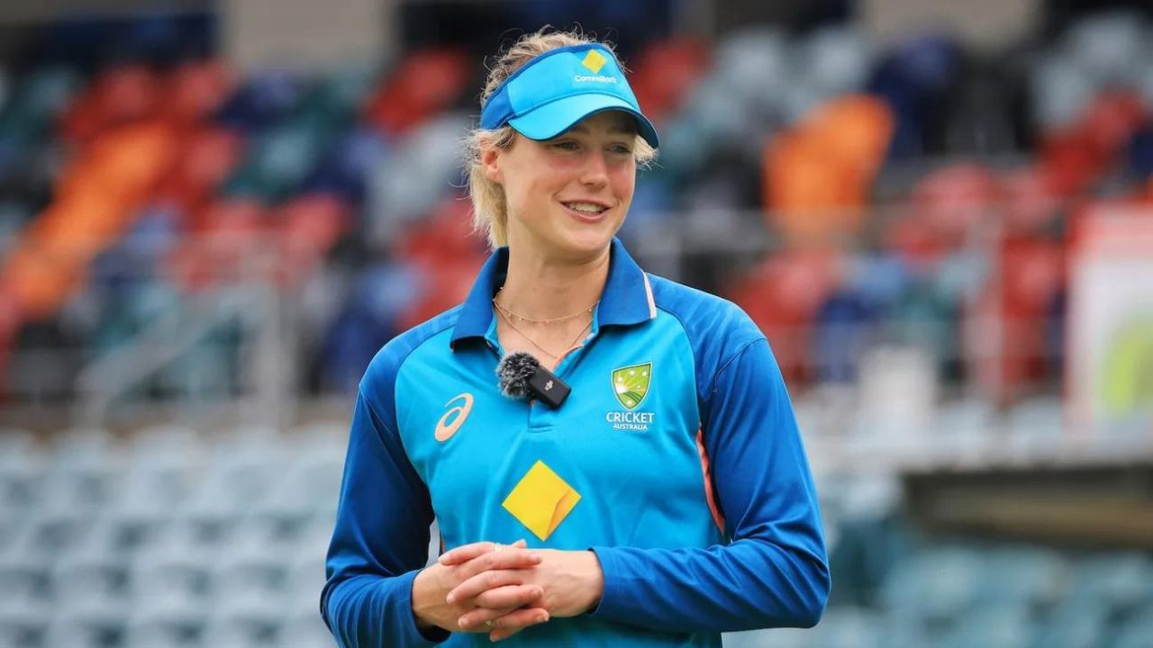 Ellyse Perry (2)