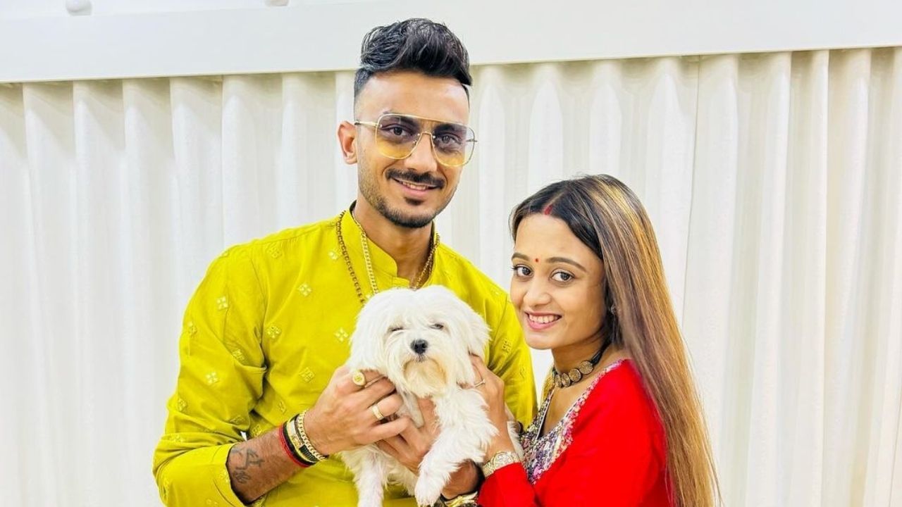 Gujarati player Akshar Patel's wife is pregnant (4)