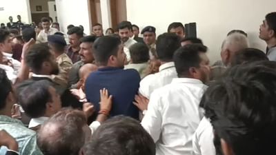 વડોદરાના ભાયલી ગેંગરેપના આરોપીઓને કોર્ટમાંથી પરત થયા ત્યારે લોકોએ ચખાડ્યો મેથીપાક, જુઓ Video