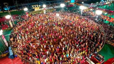 Surat : 15 મોટા કોમર્શિયલ ગરબા આયોજનને અત્યાર સુધી પોલીસની મંજૂરી નહીં, જુઓ Video Surat : 15 મોટા કોમર્શિયલ ગરબા આયોજનને અત્યાર સુધી પોલીસની મંજૂરી નહીં, જુઓ Video