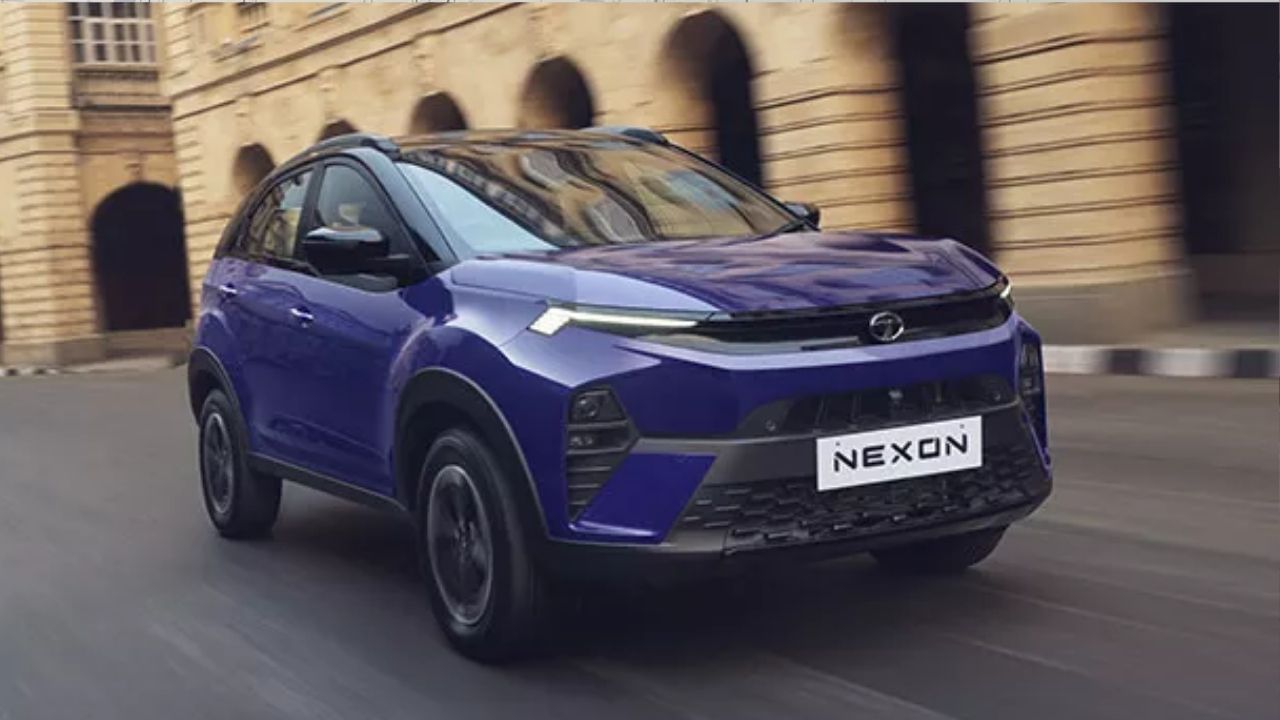 Tata Nexon ભારતની સૌથી સુરક્ષિત કારોમાંની એક છે. હવે તમે આ SUVને બે સનરૂફ ઓપ્શન સાથે પણ ખરીદી શકો છો. 