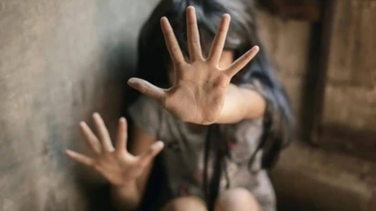 માતાજીના તહેવારમાં જ મહિલાઓ અસુરક્ષિત ! આણંદમાં સગીરાને નશો કરાવી સામુહિક દુષ્કર્મનો કરાયો પ્રયાસ, જુઓ Video