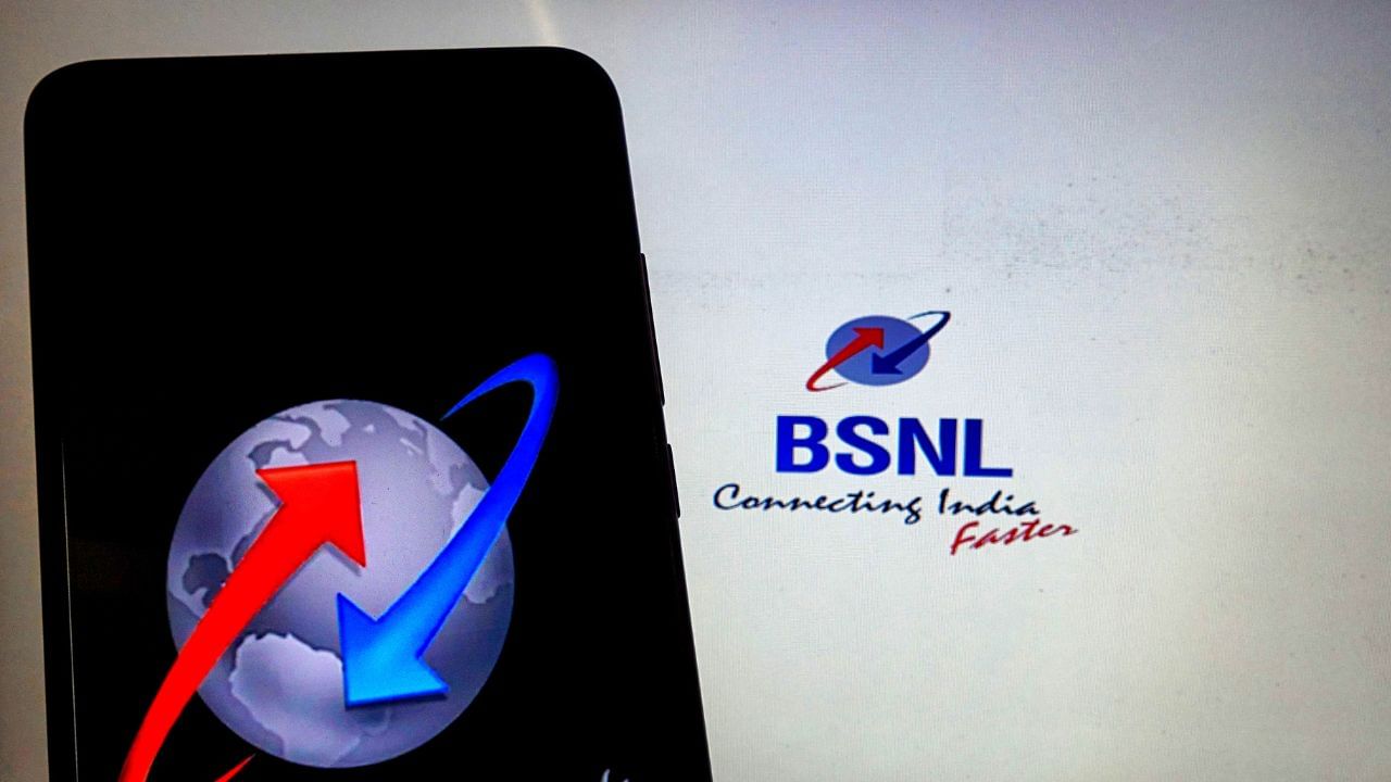 BSNL નો આ રિચાર્જ પ્લાન એક FRC એટલે કે પ્રથમ રિચાર્જ પ્લાન છે, જે ખાસ કરીને નવા વપરાશકર્તાઓ માટે છે. જો તમે પણ તમારો નંબર BSNL પર પોર્ટ કરવા માંગો છો, તો તમે આ પ્લાન પસંદ કરી શકો છો. આ સિવાય BSNL નિયમિત યૂઝર્સ માટે 250 રૂપિયાથી ઓછા રિચાર્જ પ્લાન પણ ઓફર કરે છે. BSNLનો આ રિચાર્જ પ્લાન 229 રૂપિયામાં આવે છે.(ફોટો ક્રેડિટ-Getty Image)