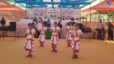 ઊંઝા તાલુકાના કહોડા ગામે નાનાબાર કડવા પાટીદાર સમાજ સમૂહ લગ્નોત્સવનું આયોજન કરવામાં આવ્યું હતું, આ 24મો સમૂહ લગ્ન ઉત્સવ 2024 તારીખ 12 નવેમ્બર 2024 ને મંગળવારના રોજ યોજાયો ગયો