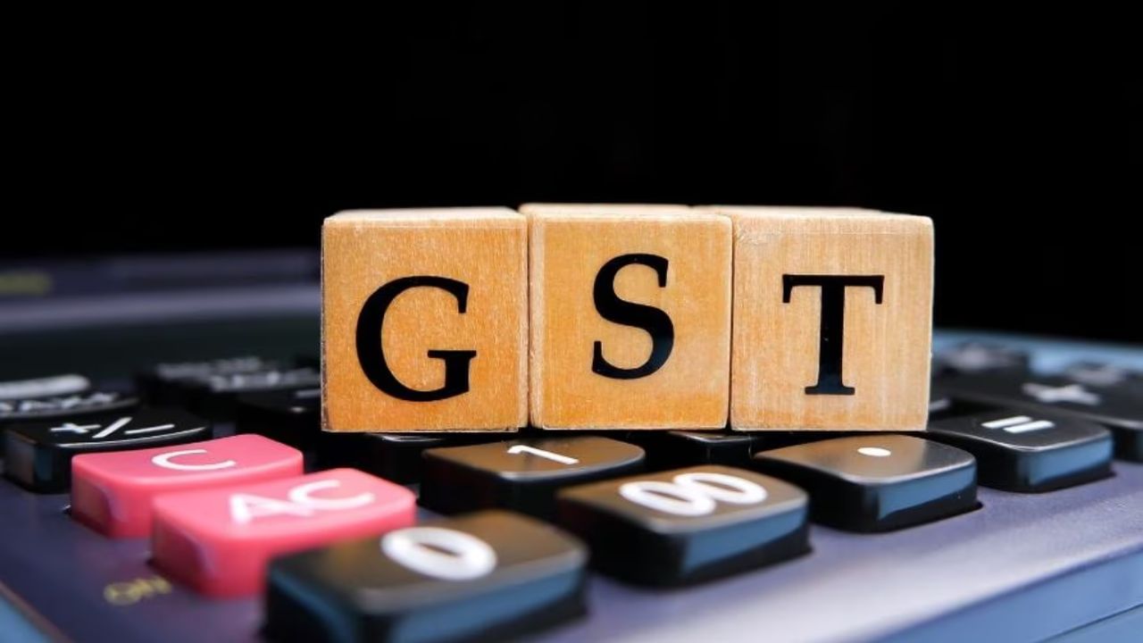 Rajkot : રાજયમાં ચકચાર મચાવનાર GST કૌંભાડની તપાસ રાજકોટ પહોંચી, 5 શખ્સોની ધરપકડ, જુઓ Video