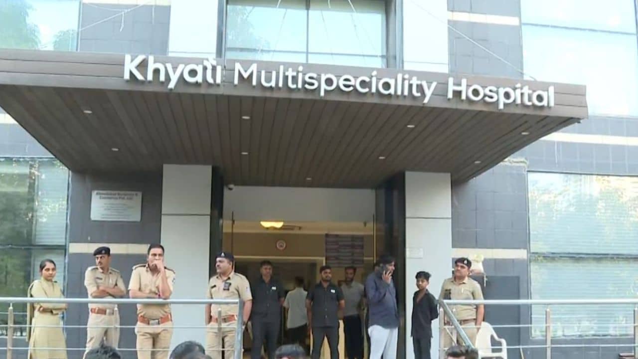 Ahmedabad Video : ખ્યાતિ હોસ્પિટલ ક્લિનિકલ એસ્ટાબ્લિશમેન્ટ એક્ટની મંજૂરી વગર ચાલતી હોવાનો ખુલાસો, તબીબના 7 દિવસના રિમાન્ડ મંજૂર