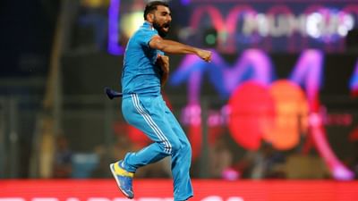 ભારતીય ચાહકો વર્લ્ડ કપ 2023ની ફાઈનલ બાદથી મોહમ્મદ શમીની ફાસ્ટ બોલિંગનો જાદુ જોઈ શક્યા નથી. પરંતુ હવે આ રાહનો અંત આવવાનો છે કારણ કે શમી મેદાનમાં પરત ફરવાનો છે. મોહમ્મદ શમીને બંગાળની રણજી ટીમમાં સ્થાન મળ્યું છે અને તે આગામી મેચ મધ્યપ્રદેશ સામે રમશે.