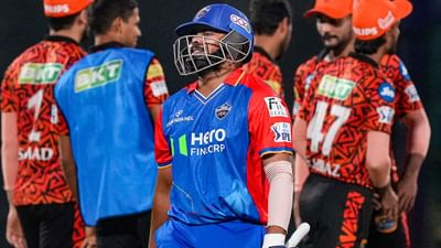 ભારતીય ક્રિકેટ ટીમના બેટ્સમેન પૃથ્વી શોને IPL 2025ની મેગા ઓક્શનમાં કોઈ ખરીદનાર મળ્યો નથી. આ વખતે કોઈ ટીમે પૃથ્વી શો પર દાવ લગાવ્યો નથી, જેની મૂળ કિંમત માત્ર 75 લાખ રૂપિયા હતી.