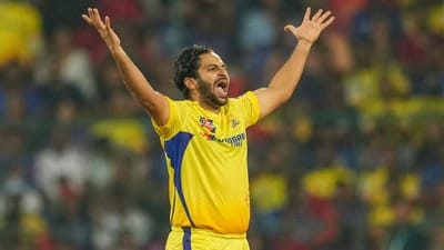 IPL 2025ની હરાજીમાં શાર્દુલ ઠાકુરને કોઈ ટીમે ન ખરીદ્યો, ત્યારે ઘણા ક્રિકેટ નિષ્ણાતો આશ્ચર્યચકિત થઈ ગયા.