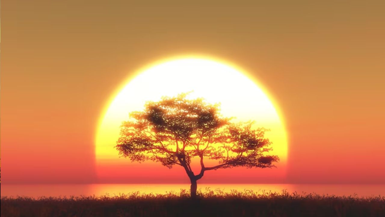 સૂર્યનો આકાર નાનો-મોટો દેખાવો એ સનસેટ ઇલ્યુઝન અને ઓપ્ટિકલ ઇલ્યુઝનને કારણે થાય છે, જેના કારણે આપણને ભ્રમ થાય છે કે સૂર્યનો આકાર બદલાય છે.