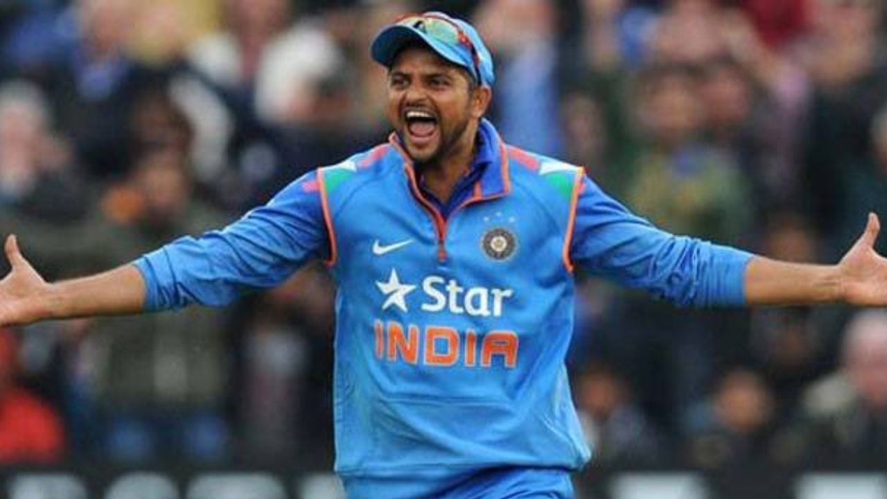 તેમના પરિવારે 1990 ના દાયકામાં કાશ્મીરી હિંદુઓના હિજરત વચ્ચે ભારતના જમ્મુ અને કાશ્મીર કેન્દ્રશાસિત પ્રદેશમાં 'રૈનાવારી' છોડી દીધું અને ઉત્તર પ્રદેશના ગાઝિયાબાદ જિલ્લાના મુરાદનગર શહેરમાં સ્થાયી થયા