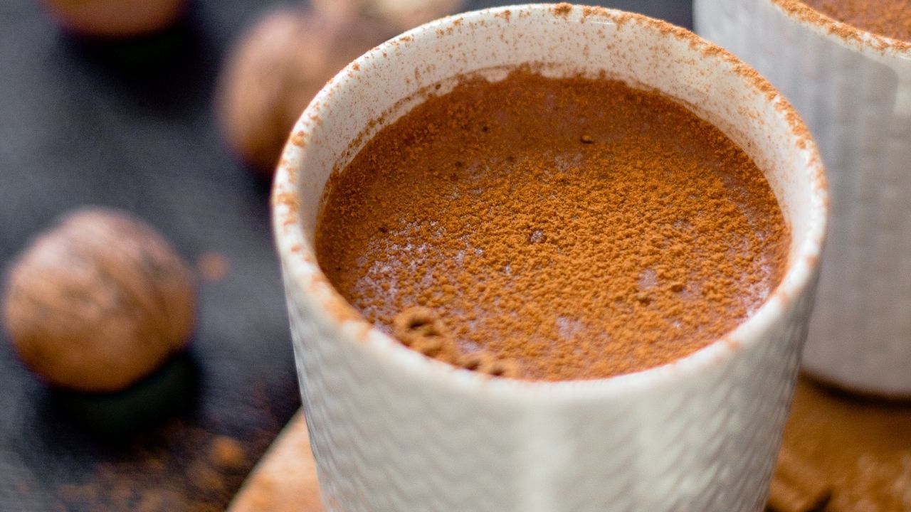 એન્ટીઑકિસડન્ટોથી ભરપૂર જાયફળનું પાણી શરીરની રોગપ્રતિકારક શક્તિને વિકસાવવામાં મદદ કરે છે. નોંધ : અહીં આપવામાં આવેલી માહિતી ફક્ત આપની જાણકારી માટે છે. કોઈ પણ પ્રયોગ કરવા પહેલા નિષ્ણાંતોની સલાહ લેવી જરૂરી છે.  