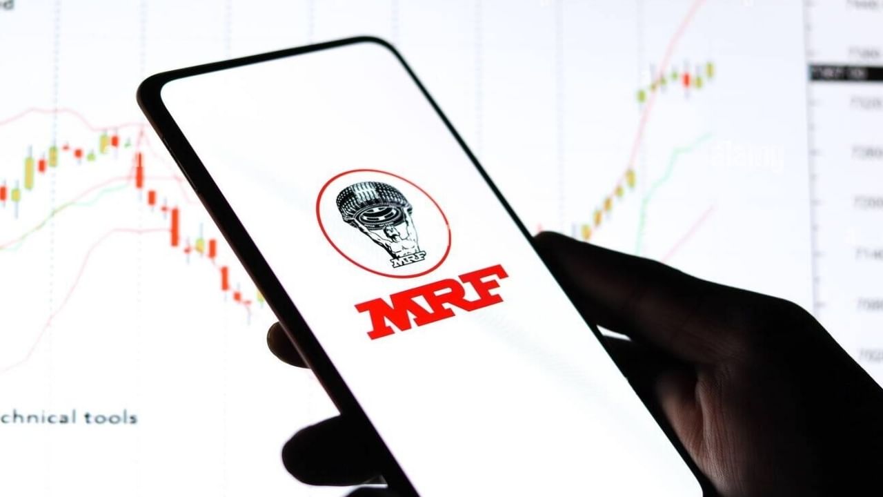 MRF એ શેરબજાર સાથેના તેના સંચારમાં જણાવ્યું હતું કે સમીક્ષા હેઠળના ત્રિમાસિક ગાળામાં તેની ઓપરેટિંગ આવક 10 ટકા વધીને રૂ. 6,881.09 કરોડ થઈ છે, જે ગયા નાણાકીય વર્ષના સમાન ક્વાર્ટરમાં રૂ. 6,210.17 કરોડ હતી.