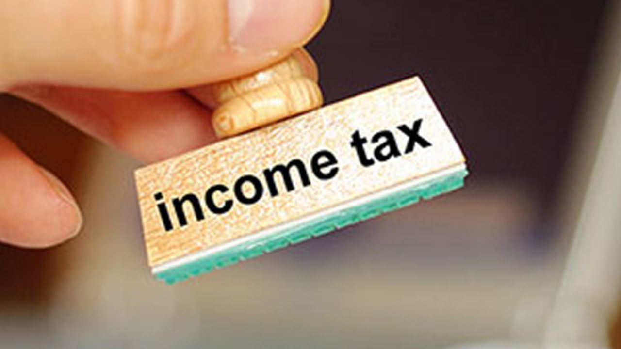 મોંઘવારીને કારણે સાબુ અને શેમ્પૂથી લઈને કાર અને ટુ-વ્હીલર સુધીની દરેક વસ્તુની માંગ ઓછી રહી છે. મધ્યમ વર્ગ આ વસ્તુઓનો સૌથી મોટો ગ્રાહક છે. આવી સ્થિતિમાં સરકાર આવકવેરામાં છૂટ આપીને મધ્યમ વર્ગને ખુશ કરવા માંગે છે.