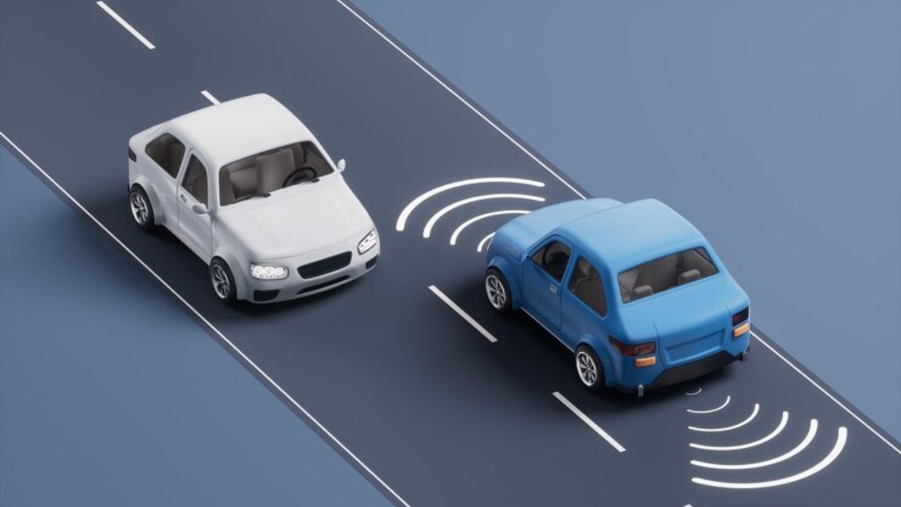 ઉદાહરણ તરીકે, જો કોઈ વાહન કારની સામે અચાનક આવી જાય અને ડ્રાઈવર તરત રિસ્પોન્સ ના આપે, તો ઈમરજન્સી બ્રેકિંગ સિસ્ટમ ટક્કરને રોકવા માટે ઝડપથી બ્રેક લગાવે છે.