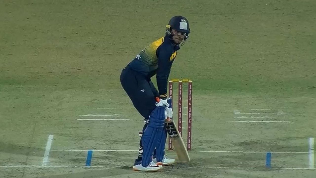 મેઘાલય તરફથી મળેલા 20 ઓવરમાં 143 રનના લક્ષ્યાંકનો પીછો કરતી વખતે અભિષેક શર્માએ 29 બોલમાં 106 રનની અણનમ ઈનિંગ રમી હતી. 365.52ના સ્ટ્રાઈક રેટ સાથે અભિષેક શર્માએ પોતાની ઈનિંગમાં 11 સિક્સ અને 8 ફોર ફટકારી હતી. આ ઇનિંગ દરમિયાન અભિષેકે 28માં બોલ પર પોતાની સદી પૂરી કરી હતી.