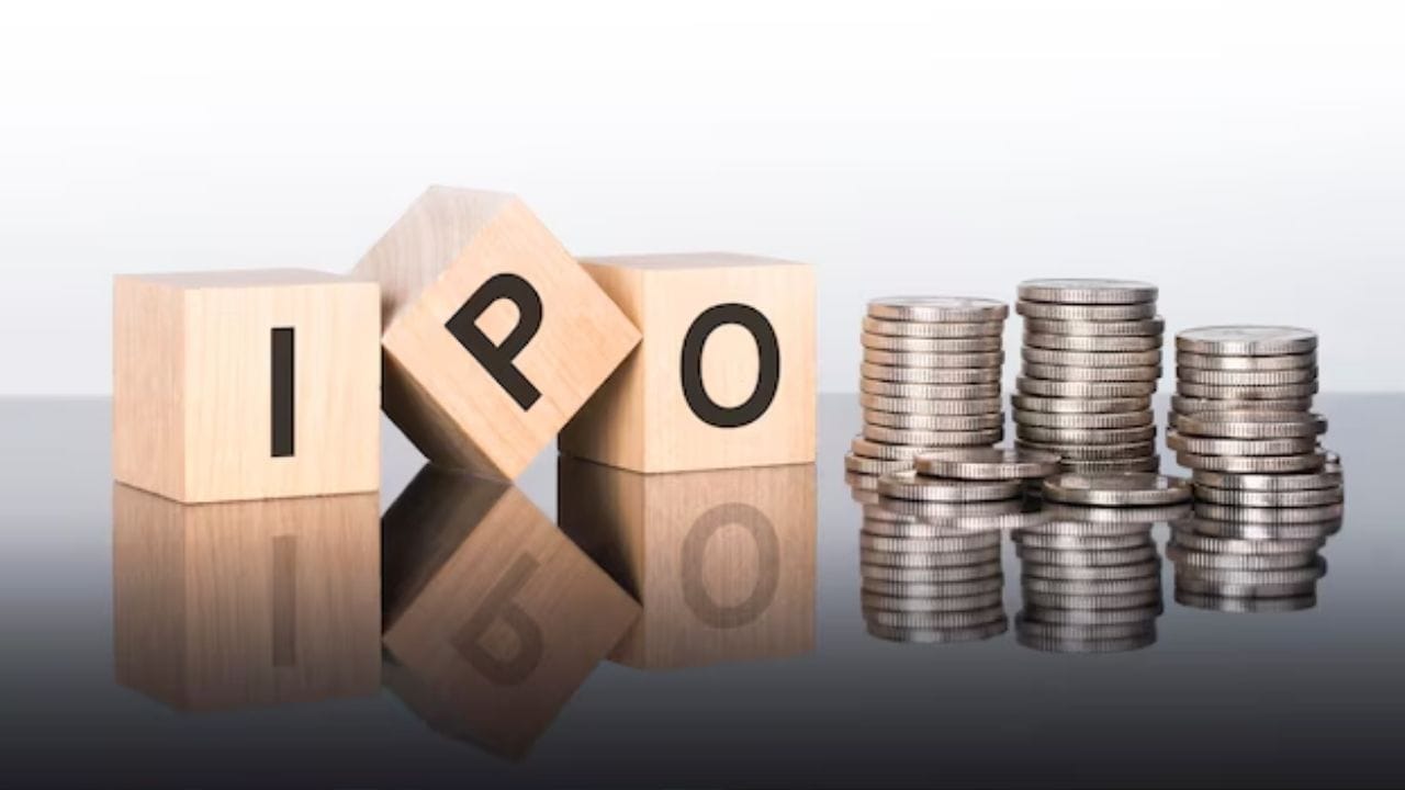 કંપનીએ શુક્રવારે SEBI પાસે IPO સંબંધિત દસ્તાવેજો ફાઇલ કર્યા છે. જો કે, આ IPO બજારમાં ક્યારે આવશે ? તે ક્યારે ખુલશે ? આનો નિર્ણય હવે SEBI કરશે. જોકે, એવું અનુમાન લગાવવામાં આવી રહ્યું છે કે LGનો IPO આ વર્ષના ડિસેમ્બરના અંતિમ સપ્તાહમાં ખુલી શકે છે.