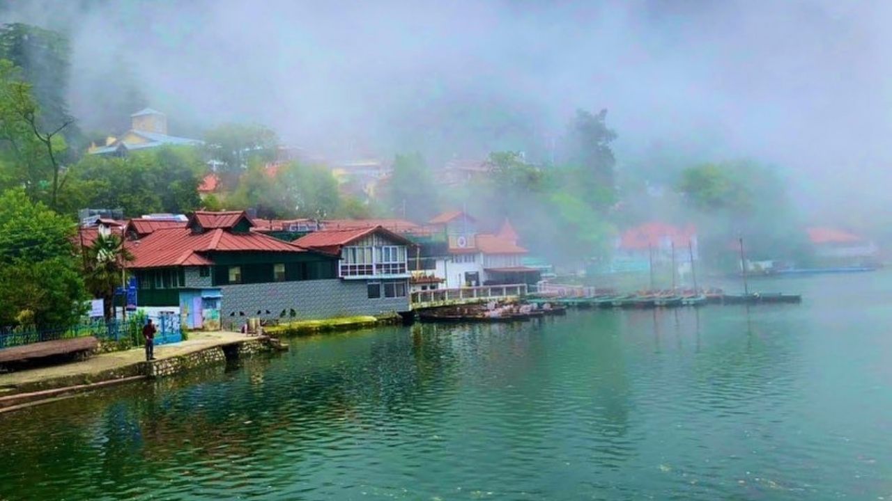 28 ડિસેમ્બરથી હાવડાથી આ ટુર પેકેજ શરુ થશે. કુંભ એક્સપ્રેસ ટ્રેન દ્વારા તમે હરિદ્વાર સ્ટેશન પહોંચશો.આઈઆરસીટીસીએ NAINITAL CASTLE WITH CONFIRMED TRAIN TICKETના નામથી આ ટુર પેકેજ લોન્ચ કર્યું છે.