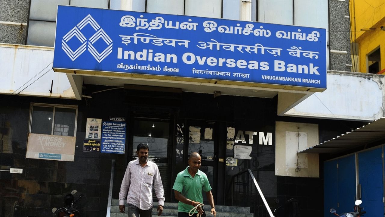 બેંકે કરાઈકુડી, મદ્રાસ (ચેન્નઈ) અને રંગૂન (યાંગુન)માં એક સાથે શાખાઓ ખોલીને તેની યાત્રા શરૂ કરી. ચેન્નાઈમાં મુખ્ય મથક ધરાવતી, બેંક ગ્રાહકોની વિવિધ જરૂરિયાતો જેમ કે રિટેલ બેંકિંગ, વ્યક્તિગત બેંકિંગ, મર્ચન્ટ બેંકિંગ અને ડિજિટલ બેંકિંગ સેવાઓ પૂરી કરે છે.