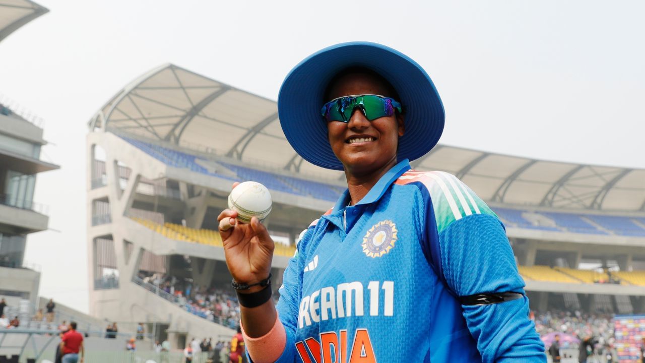 Indian Women's Cricket Team (6)