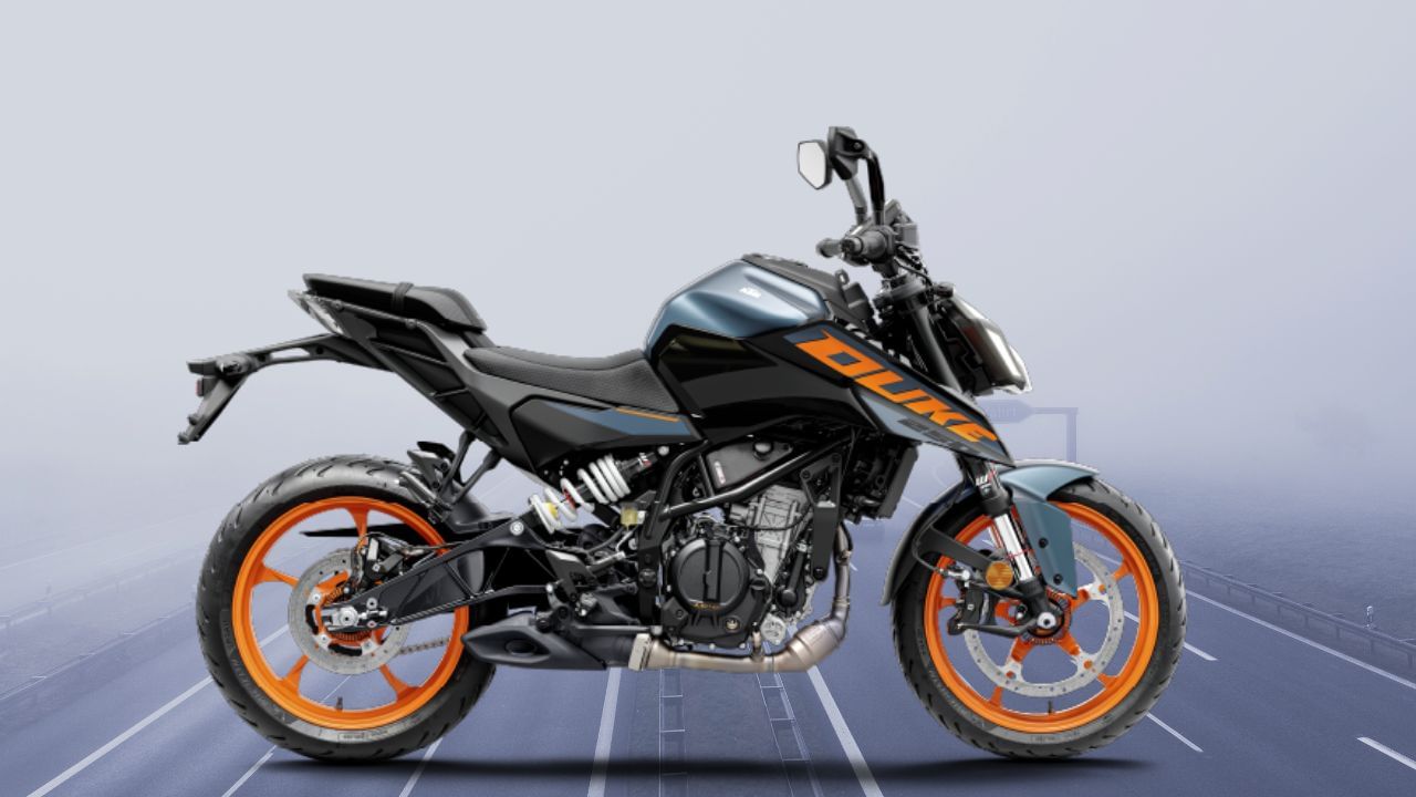 KTM 250 Dukeમાં લિક્વિડ-કૂલ્ડ, 249cc સિંગલ-સિલિન્ડર એન્જિનન છે. 6 સ્પીડ ગિયરબોક્સ ઉપરાંત તેમાં સ્લિપર ક્લચ અને બાય-ડાયરેક્શનલ ક્વિકશિફ્ટ પણ છે.