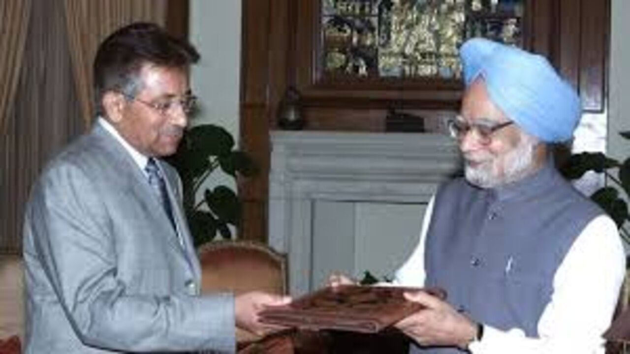 Manmohan Singh and General Musharraf.jpg 4