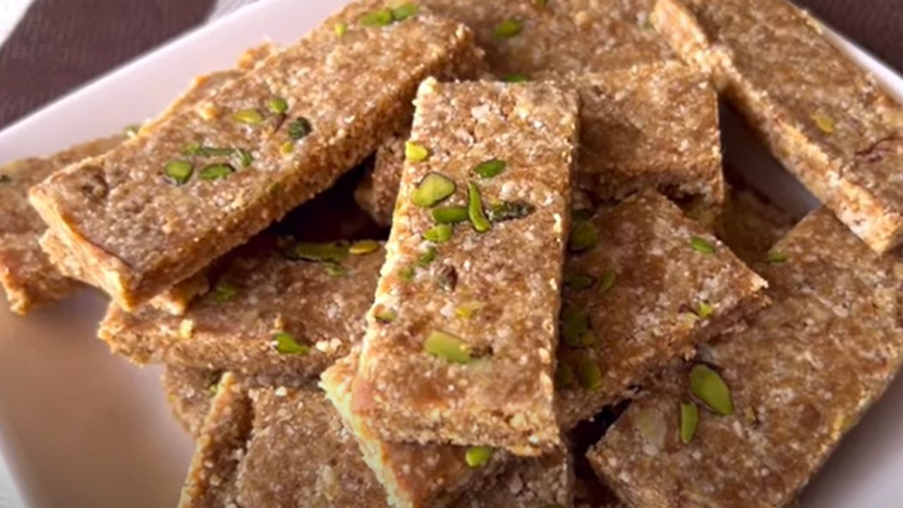 Mawa Chikki Recipe (3)