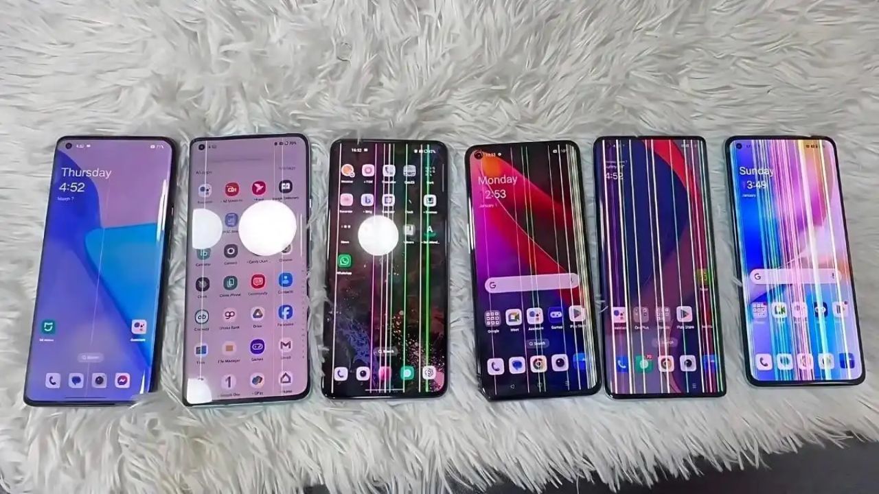 ડિસ્પ્લેમાં ગ્રીન લાઇનની સમસ્યામાંથી ગ્રાહકોને રાહત આપવા માટે, કંપનીએ 'OnePlus Green Line Worry-free Solution' નામનું નવું સોલ્યુશન લોન્ચ કર્યું છે. આમાં વનપ્લસ તેના ગ્રાહકોને આજીવન વોરંટી આપી રહ્યું છે. એટલે કે હવે OnePlus તમને ડિસ્પ્લેની Lifetime વોરંટી આપશે.