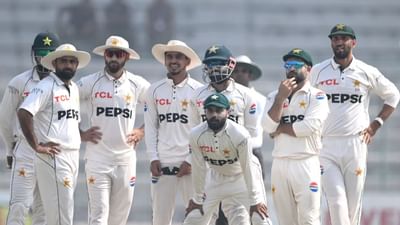 પાકિસ્તાન ક્રિકેટ ટીમ હાલમાં દક્ષિણ આફ્રિકાના પ્રવાસે છે, જ્યાં તેનો મુકાબલો યજમાન ટીમ સાથે છે. હાલમાં બંને ટીમો વચ્ચે T20 સિરીઝ રમાઈ રહી છે, ત્યારબાદ વનડે સિરીઝ થશે અને ત્યાર બાદ ટેસ્ટ સિરીઝનો વારો આવશે, જે 26 ડિસેમ્બરથી સેન્ચુરિયનમાં શરૂ થશે. પરંતુ આ ટેસ્ટ શ્રેણીના માત્ર 2 અઠવાડિયા પહેલા પાકિસ્તાન ક્રિકેટ બોર્ડે એક ચોંકાવનારો નિર્ણય લીધો છે અને ટીમના સહાયક કોચ ટિમ નીલ્સનને હટાવી દીધો છે.