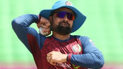 અફઘાનિસ્તાનનો સ્ટાર સ્પિનર રાશિદ ખાન આ દિવસોમાં શાનદાર ફોર્મમાં જોવા મળી રહ્યો છે. ઝિમ્બાબ્વે સામેની T20 સિરીઝમાં પણ રાશિદ ખાન બેટ્સમેનો માટે મુસીબત બની ગયો હતો.