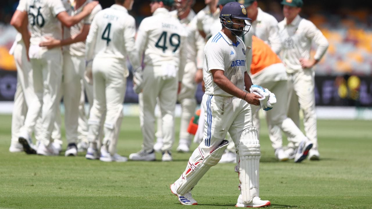 રોહિત શર્મા પ્રથમ ટેસ્ટ રમ્યો નહોતો. પરંતુ પછીની ત્રણ ઈનિંગ્સમાં રોહિત માત્ર 19 રન જ બનાવી શક્યો છે. હવે જોવાનું એ રહે છે કે મેલબોર્નમાં ઓપનિંગમાં રોહિત કેવો અભિગમ અપનાવે છે.