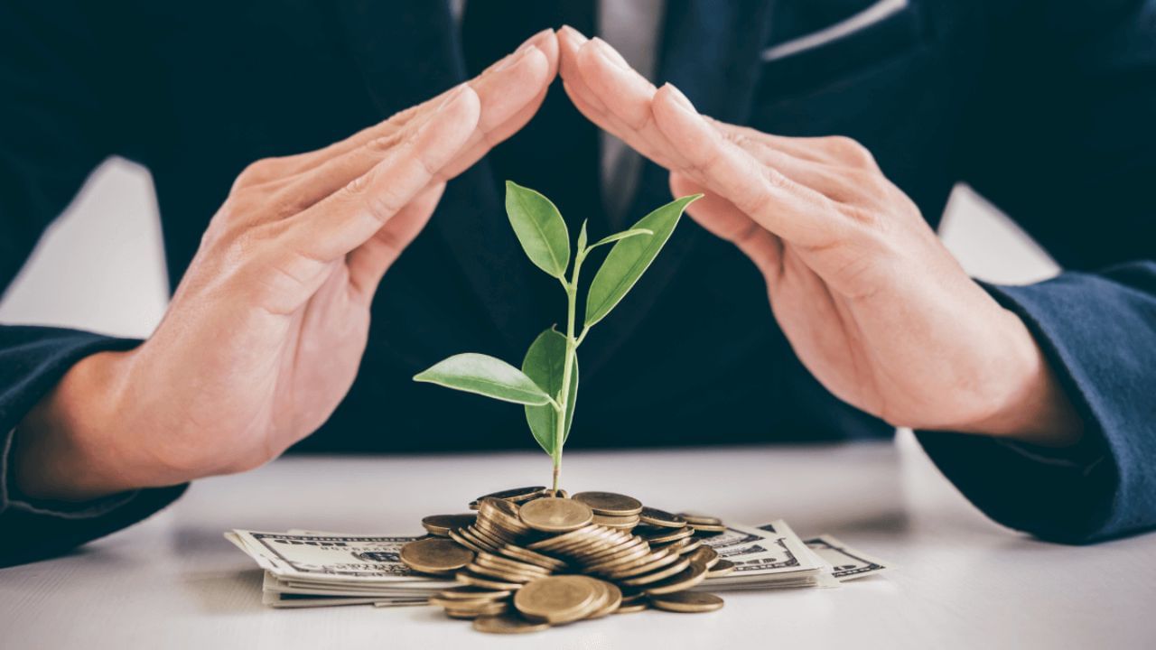 જો ફંડની અન્ય કોઈ સ્કીમમાંથી ખરીદેલા અથવા સ્વિચ કરેલા યુનિટ્સને ફાળવણીની તારીખથી 6 મહિના પહેલાં અથવા તે પહેલાં રિડીમ કરવામાં આવે અથવા સ્વિચઆઉટ કરવામાં આવે, તો 0.5% નો એક્ઝિટ લોડ વસૂલવામાં આવશે. જો ફંડની અન્ય કોઈ સ્કીમમાંથી ખરીદેલા અથવા સ્વિચ કરેલા યુનિટને ફાળવણીની તારીખથી 6 મહિના પછી રિડીમ કરવામાં આવે અથવા સ્વિચ કરવામાં આવે તો રકમ શૂન્ય હશે.
(નોંધ: અહીં આપેલી માહિતી માત્ર જાણકારીના હેતુથી આપવામાં આવી છે,  અત્રે એ ઉલ્લેખ કરવો જરૂરી છે કે બજારમાં રોકાણ બજારના જોખમોને આધીન છે. આથી રોકાણ કરતા પહેલા હંમેશા નિષ્ણાતની સલાહ લો. Tv9 ગુજરાતી દ્વારા આપવામાં આવેલુ શેરનું લિસ્ટ ટેકનિકલ Analysis દ્વારા આપવામાં આવ્યું છે. શેર ખરીદવા કે વેચવા સંબંધિત કોઈ પણ રોકાણ કરવા Tv9 ગુજરાતી પ્રોત્સાહન આપતું નથી.)