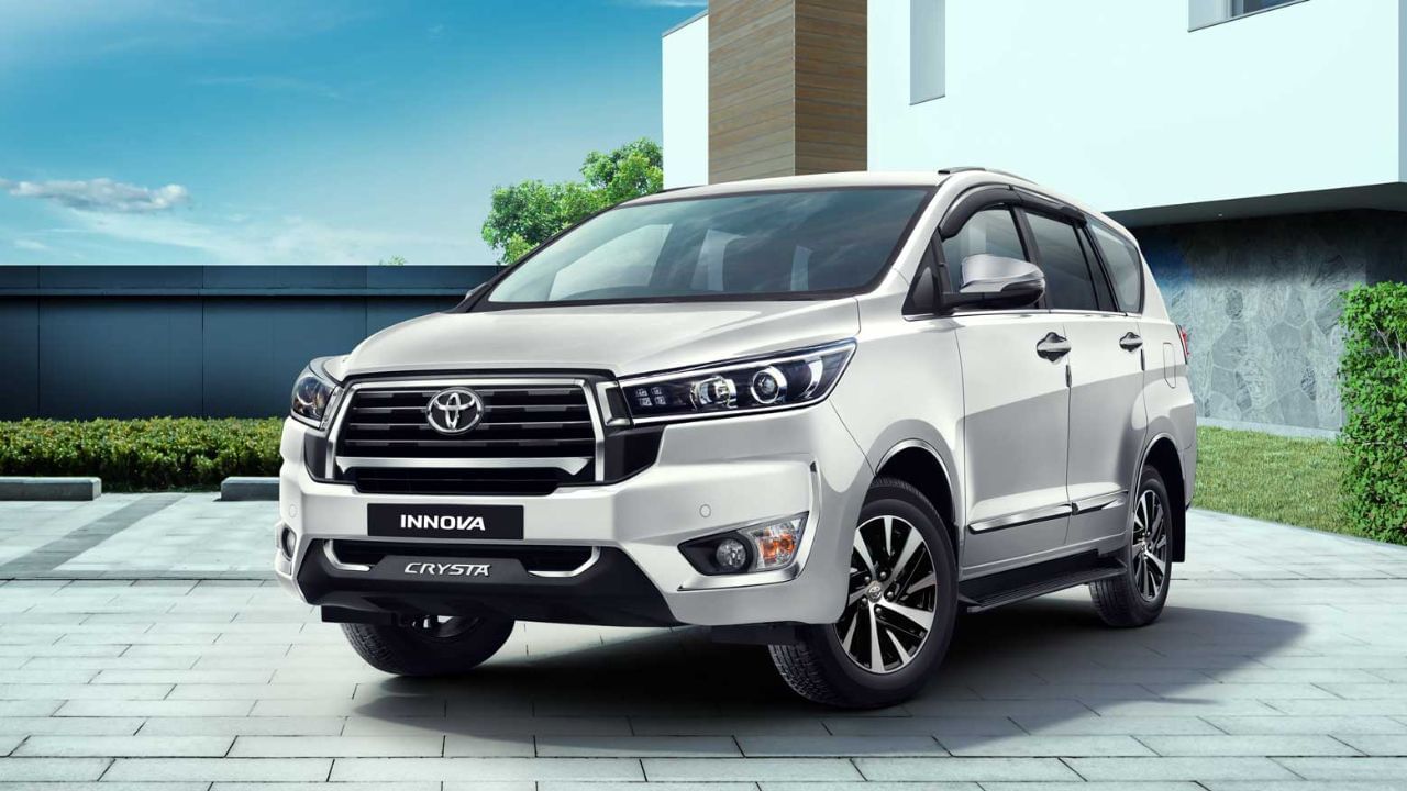 Toyota Innova Crysta ખરીદવા માટે કેટલો હોવો જોઈએ પગાર ? જાણો કેટલો આવશે EMI